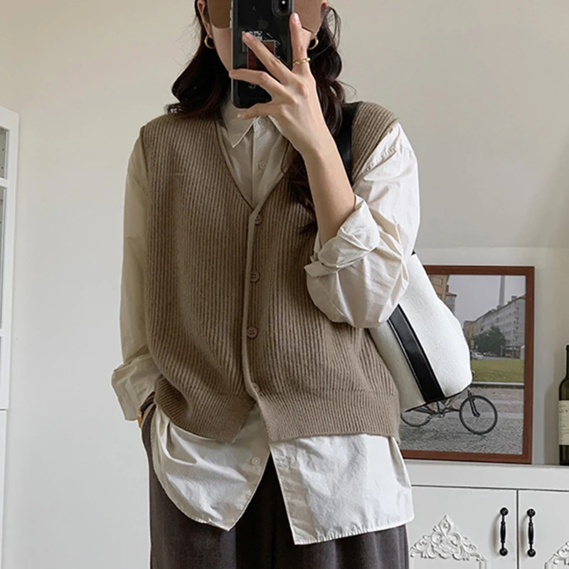 

Women Spring Autumn Fashion Sleeveless Knitted Cardigan Gentle Style Solid Color Button Coat Korean Vintage V-Neck Vest Sweater