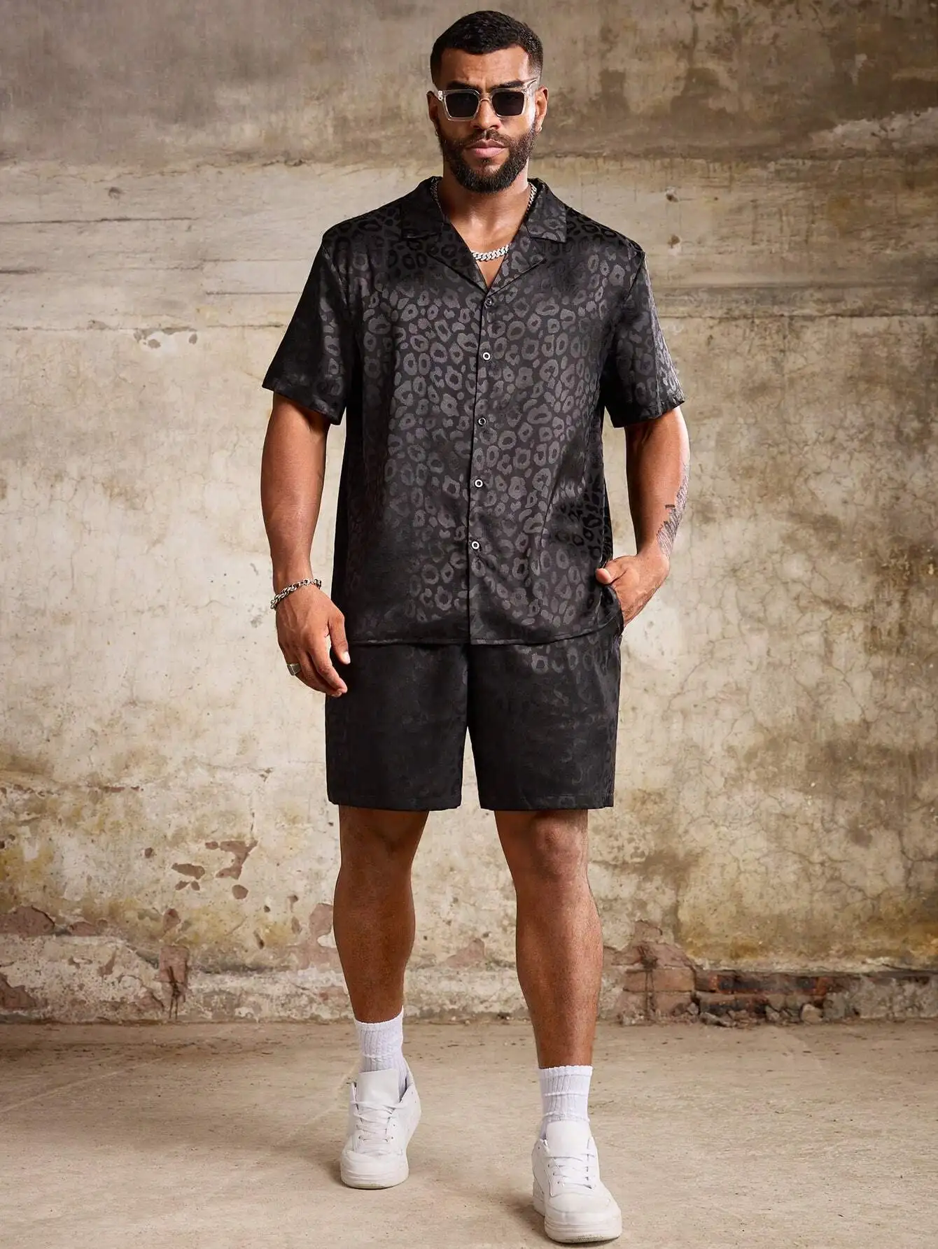 

Leopard Print Button Front Short Sleeve Shirt And Shorts 2pcs Set Casual Outfit