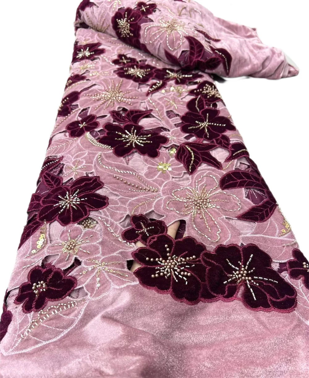 Zwart-witte, luxe, elegante, handgemaakte kant met kralen, tule, fluweel, Nigeriaanse en Franse stijl, met pailletten en borduursels, geschikt voor bruidsmode.