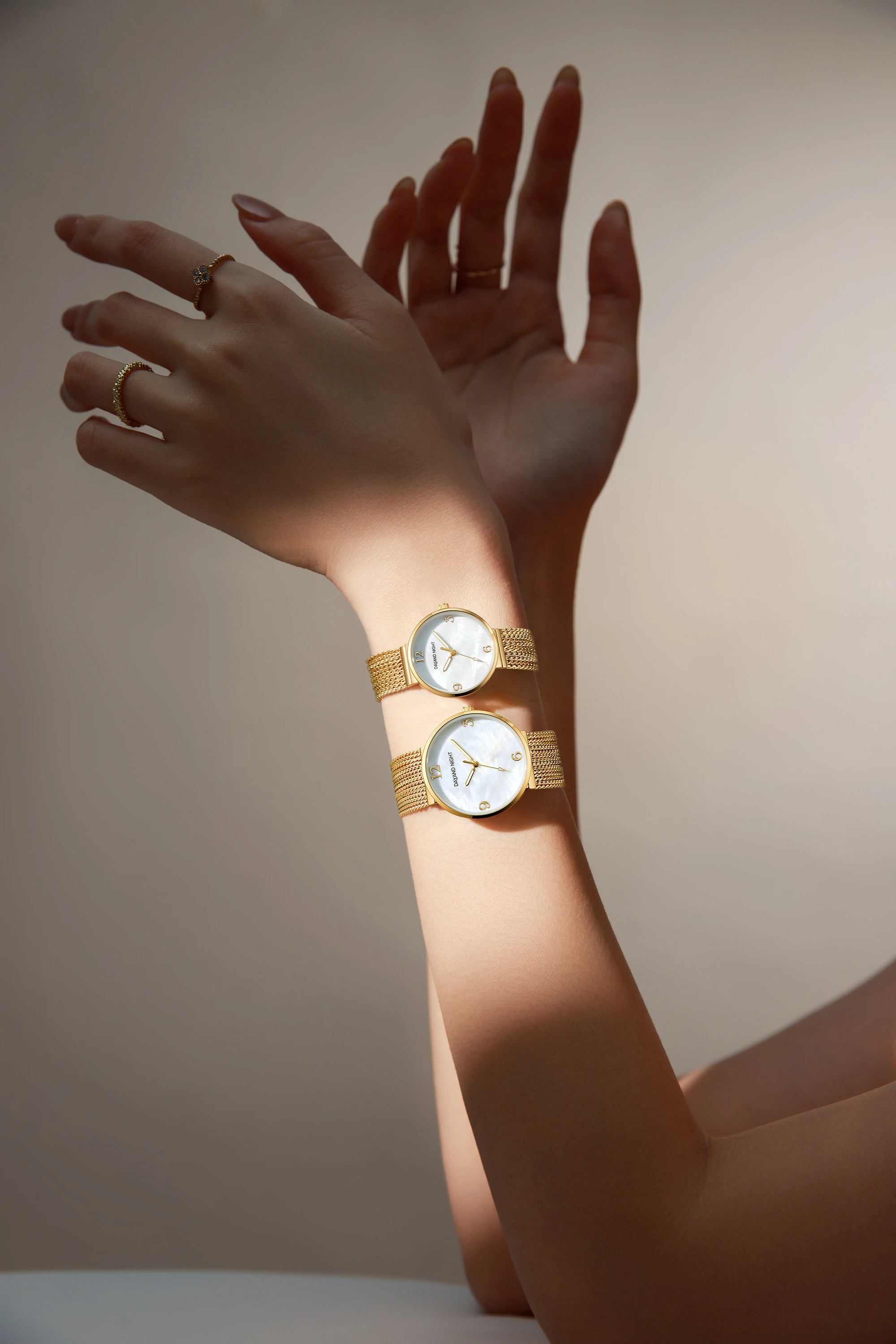 【DAYAND NIGHT】2025 New Women's Quartz Watch - Cleopatra Style Luxury Bracelet Wristwatch,  Christmas Hot Gift.