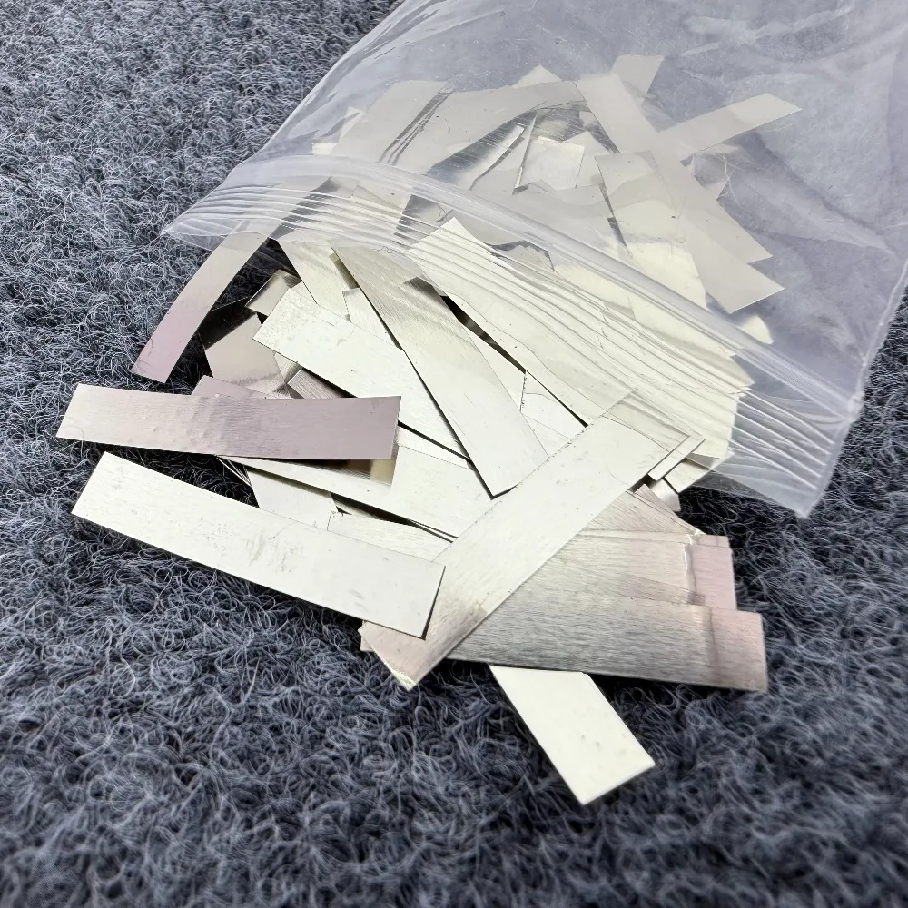 0,1 x 5 x 25 mm/100 Stück Nickelblech-Batterie-Verbindungsstück 18650 vernickeltes Stahlblech Knopf Punktschweißen Nickelgürtel