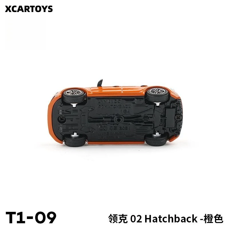 XCARTOYS T1‑09 1:64 Alloy Die‑Cast Hatchback Car Model, Orange Compact Sport Sedan Static Collectible Display Ornament Hobby