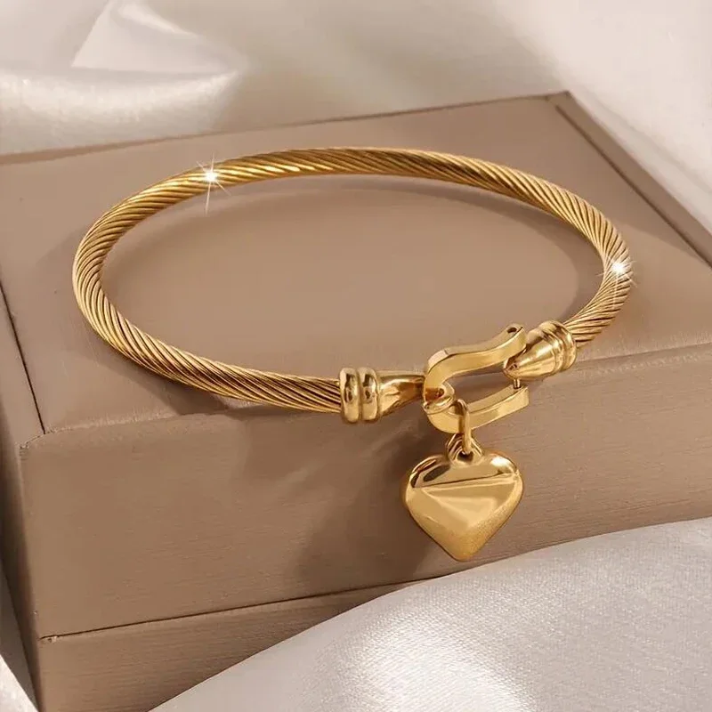 Pulseras de Acero Inoxidable con Colgante de Corazón en Color Oro de 18k para Hombres y Mujeres