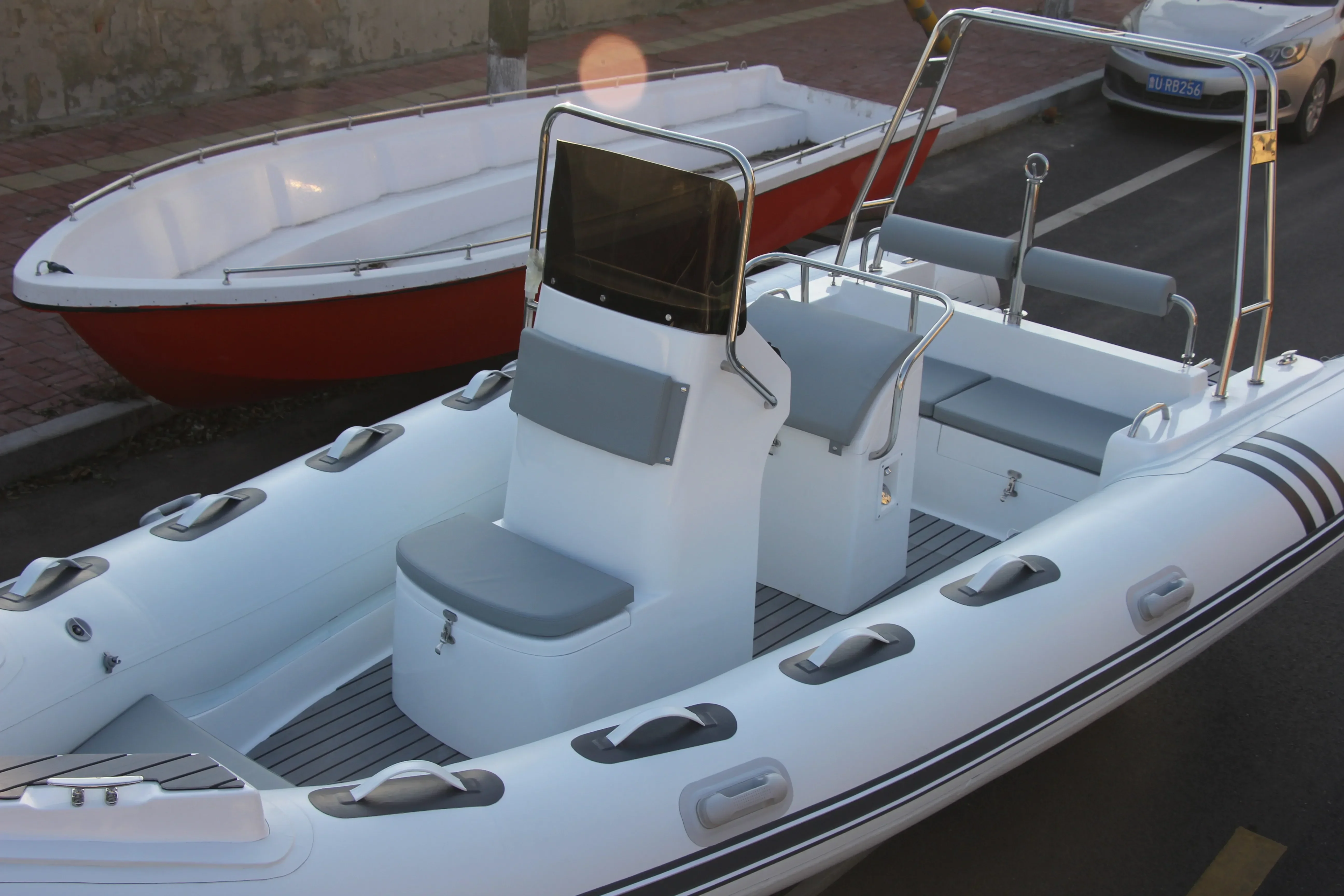 -19ft Роскошная надувная лодка из стекловолокна, 5,8 м, яхта для океанских вод, для водного образа -19ft Роскошная надувная лодка из стекловолокна, 5,8 м, яхта для океанских вод, для водного образа