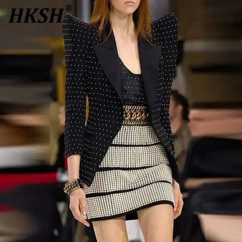 

HKSH 2025 Early Spring New Women Tide Elegant Personalized Shrugged Dot Slimming Blazer Chic Jacket Pearl Nail Bead Skirt HK3914