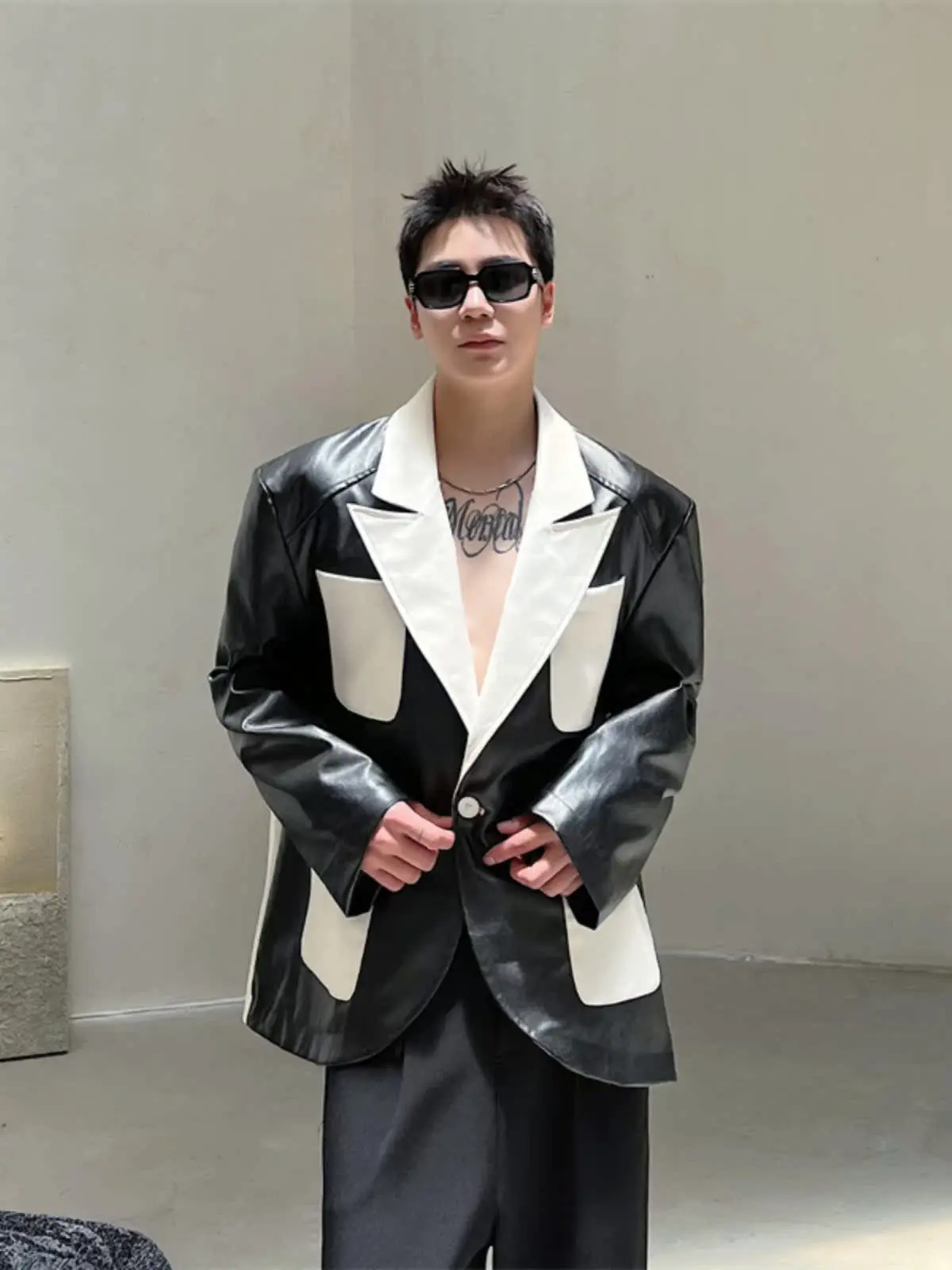 Autumn New Design Sensation Small Black And White Color Collision Leather Jacket Men's Fashionable Thin Leather Jacket with M...