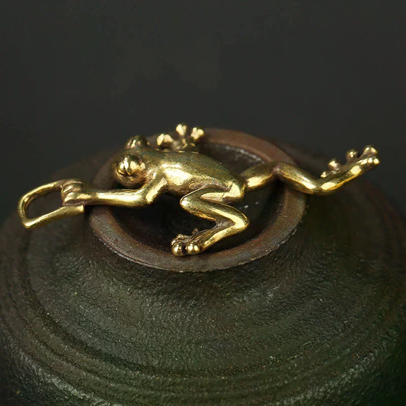 Simulation Solid Brass Leaping Frog Statue Keychain Pendant Miniatures Figurines For Home Decor Desktop Car Keychain Small