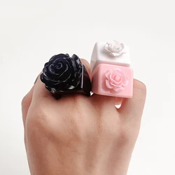 2024 New Trendy Geometric Square Round Resin Acrylic Chunky Rings for Women Girls Punk Style Knuckle Flower Rings Jewelry