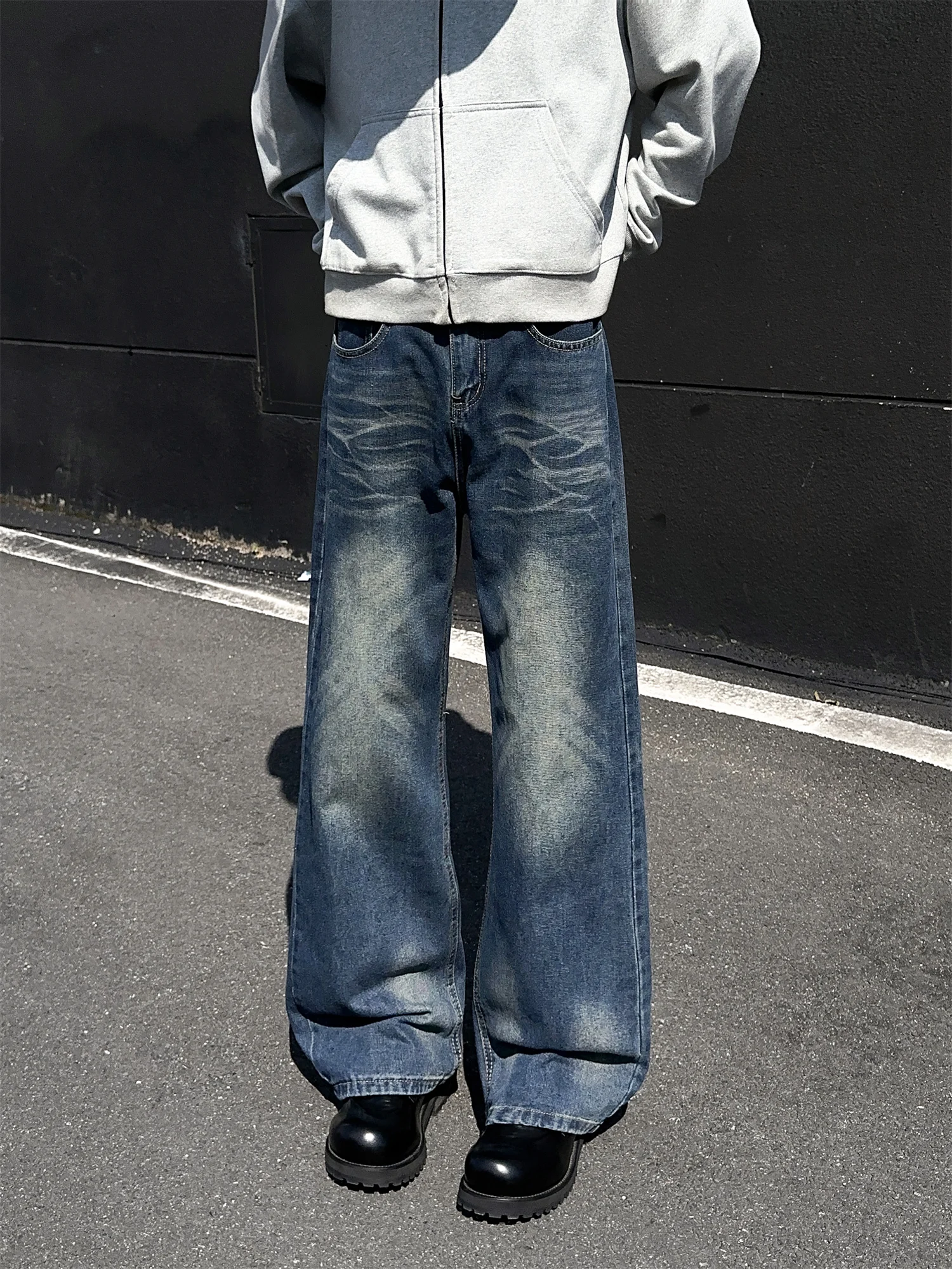 Retro Washed Men's Jeans Wide Leg Micro Flared Loose Straight Long Pants Casual Style mid Waist Zipper Closure Casual Jeans