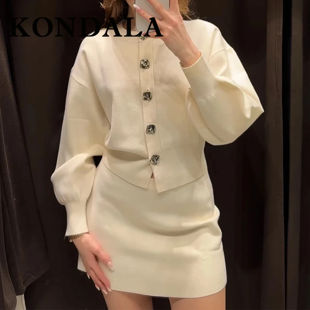 KONDALA أنيقة فاخرة أنيقة بدلة بيضاء زهرة أزرار ملابس متماسكة + مثير غمد تنورة صغيرة موضة 2025 ليلة مجموعات الربيع الحفلات