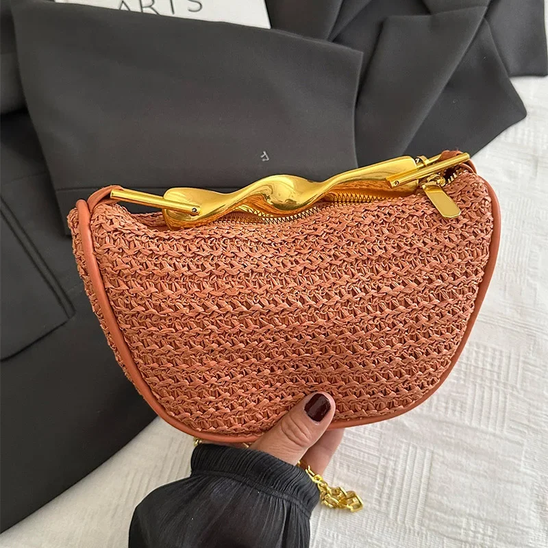 

Summer Designer Hobo Shoulder Crossbody Bag Straw Weaving Women Beach Handbag Fashion Cloud Bag Gold Handle Evening Clutch Bag