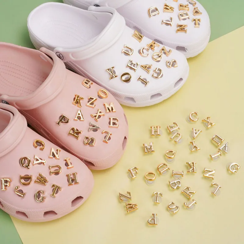 26 Piece Golden Metal English Letters Charms Designer DIY Shoes Decaration for Hole Jibbi Clogs Kids Boys Women Girls Gifts