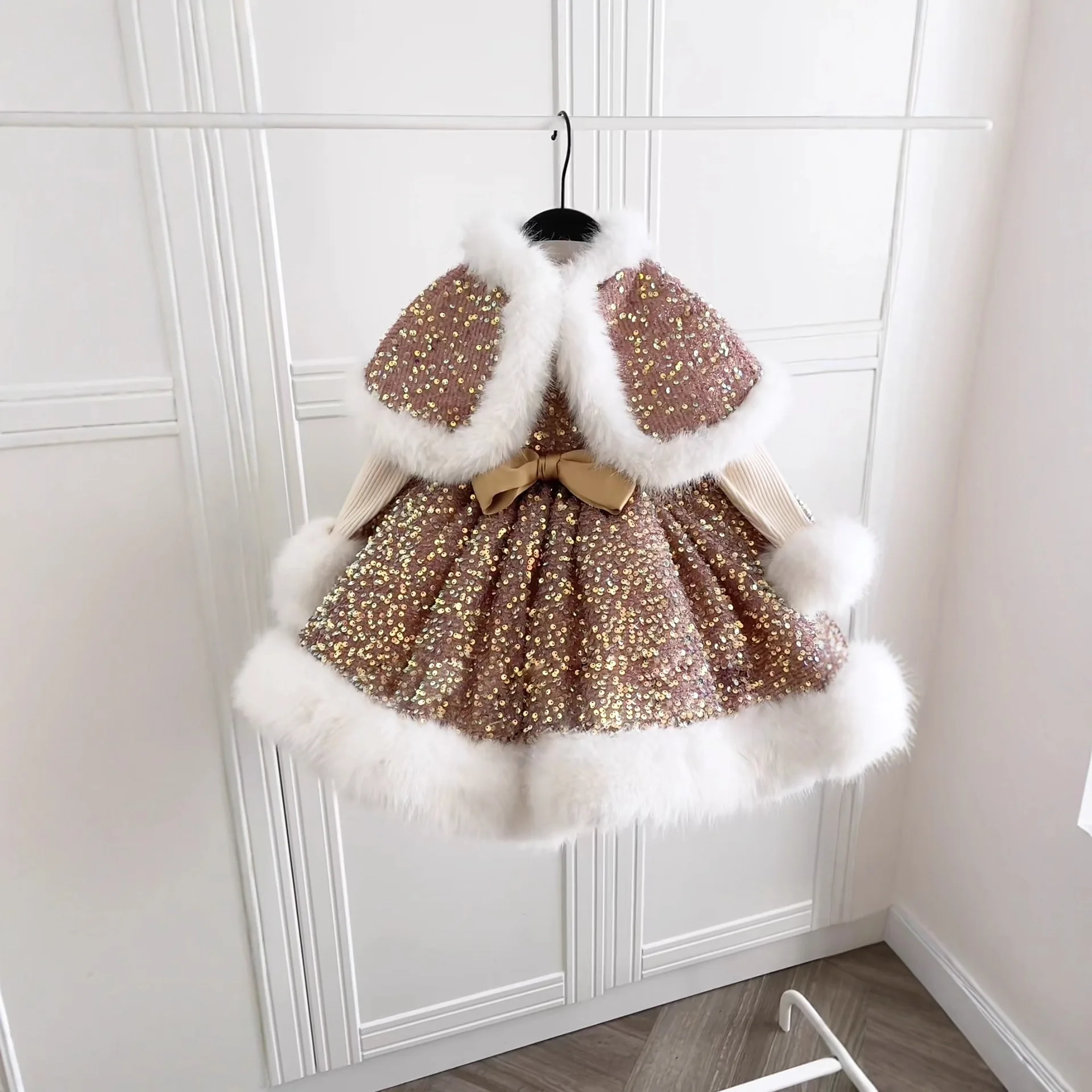 

Girl Luxury Camel Colored Sequined Sleeveless Dress Autumn Winter Bow High-End Elegant Dresses For Children Girls With Cloak