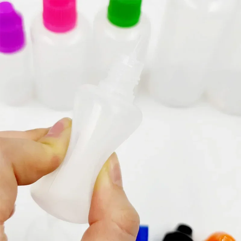 100 szt. pustych plastikowych butelek z zakraplaczem PE z długimi końcówkami 3ml-120ml Mini pojemniki podróżne na próbki do olejków rzemieślniczych DIY Glue