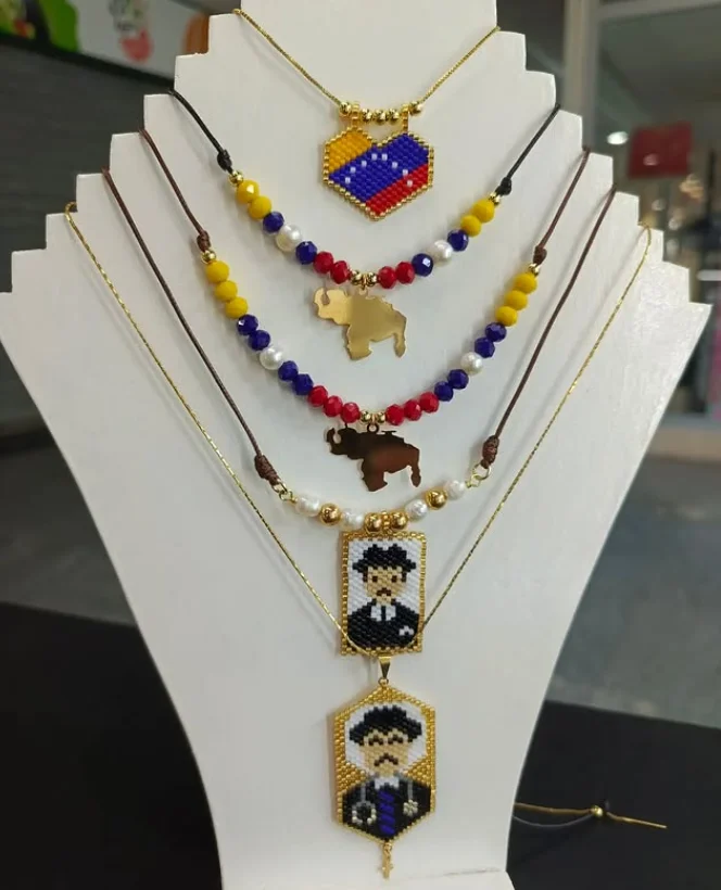 Collar escapular hecho a mano con cuentas Miyuki, colgante de JOSÉ GREGORIO HERNANDEZ y dije de corazón para niñas, regalo delicado