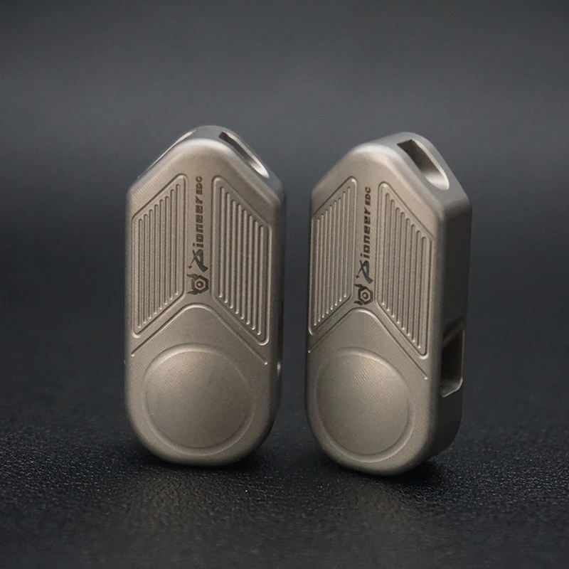 Titanium Alloy Double-Hole Whistle EDC Tool High-Frequency Outdoor Mountaineering Emergency Equipment