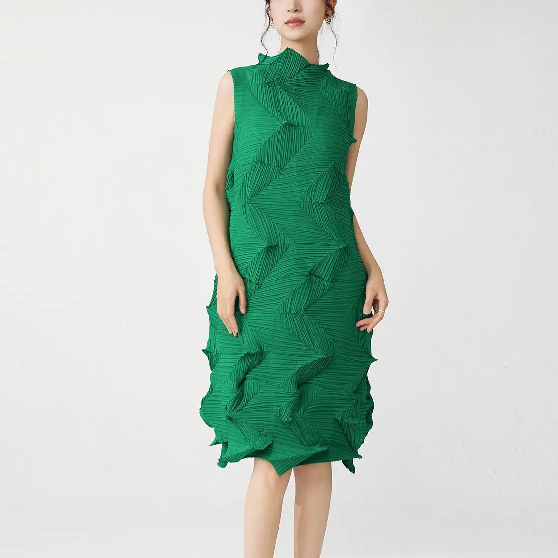 

Miyake Pleated Solid Color Skirt 2025 Summer New Dress Temperament Sleeveless Loose Hundred with Medium-length Skirt