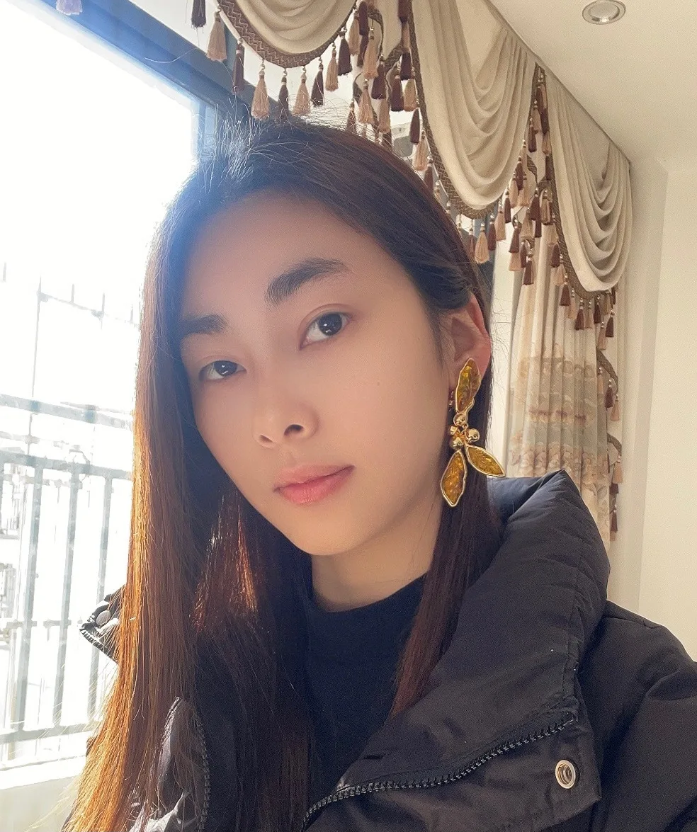 Earrings Light Luxury Fashion Retro Simple Maple Leaf Ear Clip For Women Aretes De Mujer Pendientes Boucle D’Oreille Orecchini