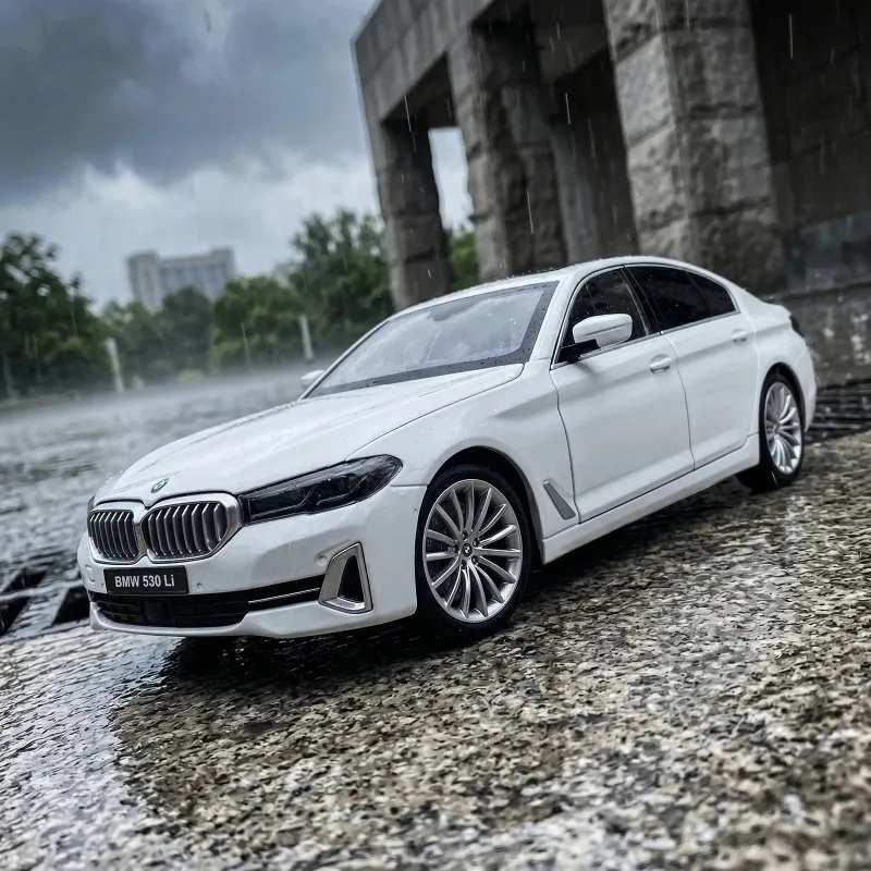 1:18 5 Series 530i 530LI Alloy Metal Diecast Model Cars Simulation Vehicle Home Trendy Ornaments Computer Desktop Decoration
