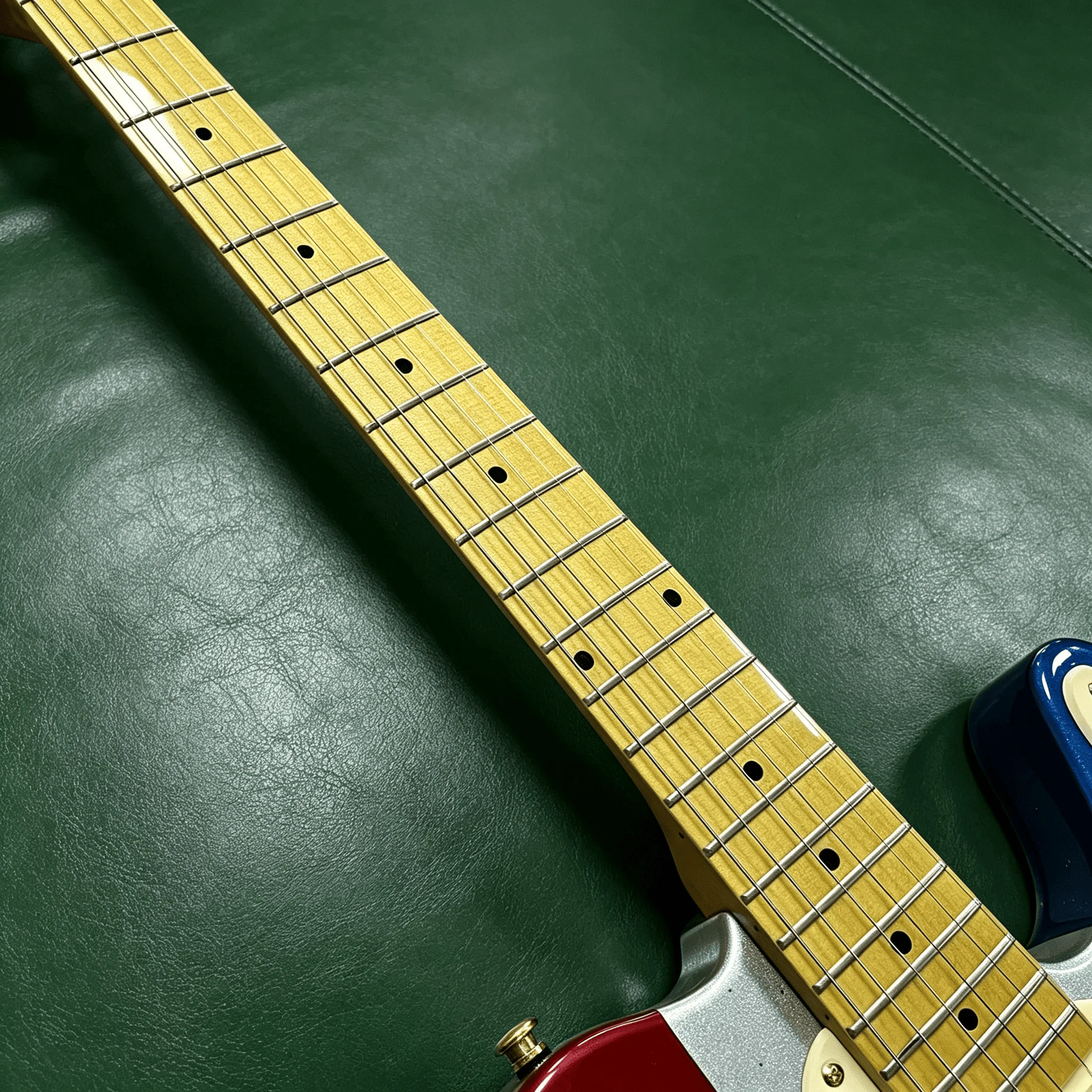 US Warehouse Red White Blue Sparkle Electric Guitar 3 Color Split Metallic Glitter Finish Gold Hardware Cream White Pickguard Single Coil Pickups Vintage Style In Stock Free Shipping view 5