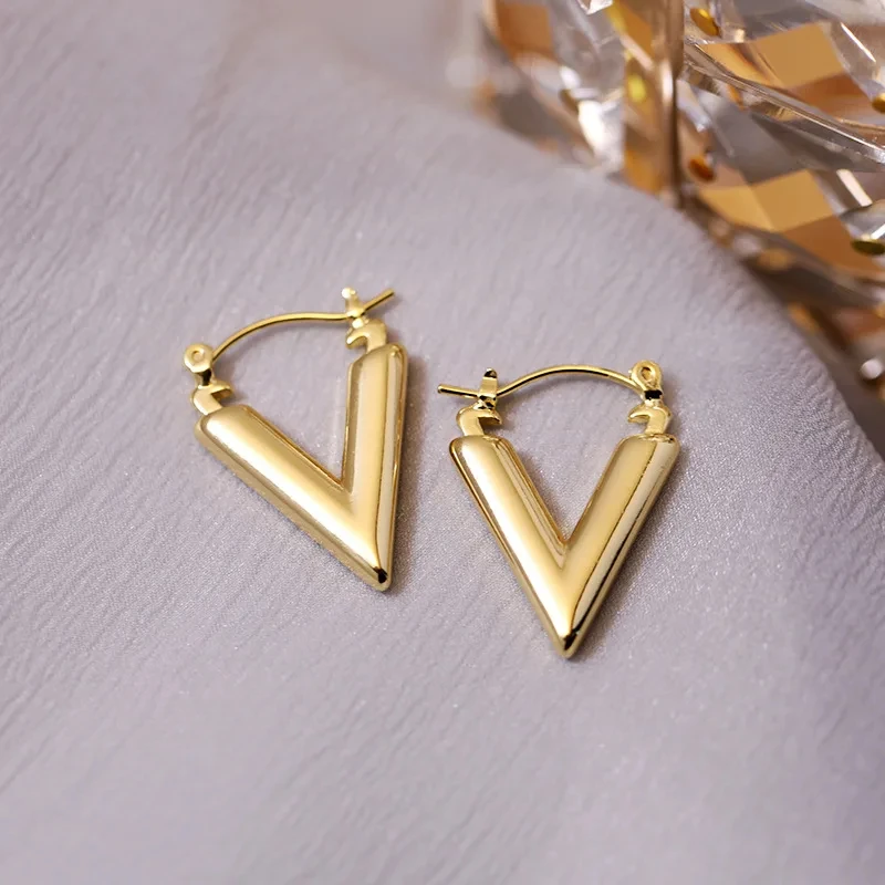 Luxury Brand Designer Letter V Hoop Earrings Golden Vintage Stainless Steel Earrings Simple Hip-Hop Party Girl Jewelry