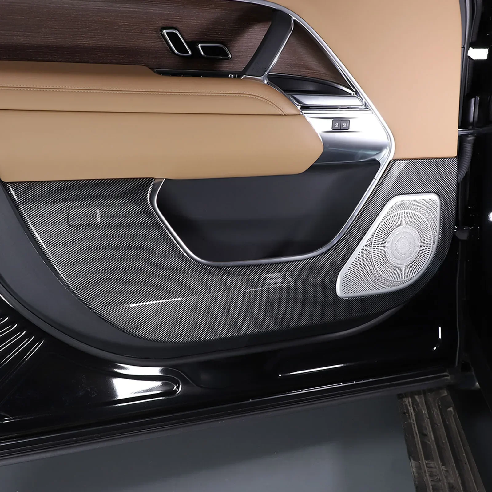 For 2023-2024 Range Rover Vogue Car Door Anti-kick Panel Trim Cover with Horn Net Car Interior Accessories (Extended Version)