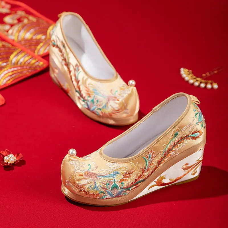 Chaussures Xiuhe de style chinois pour femmes, chaussures de mariage Han brodées Phoenix, chaussures de perles de tête renversée, style antique