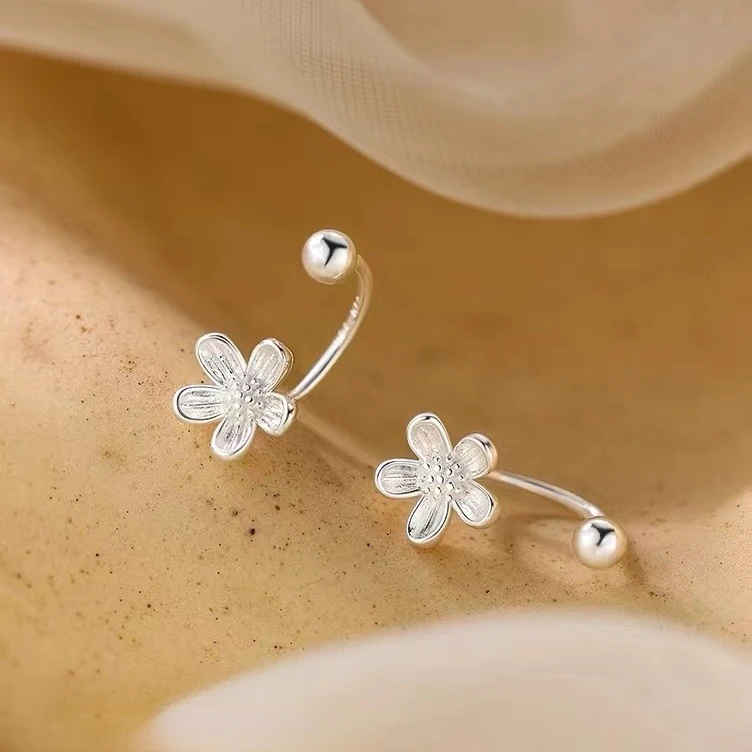 Silver Color Flower Curved Stud Earrings for Charm Women Piercing Screw Bead Fashion Jewelry Cute Plant Accessories