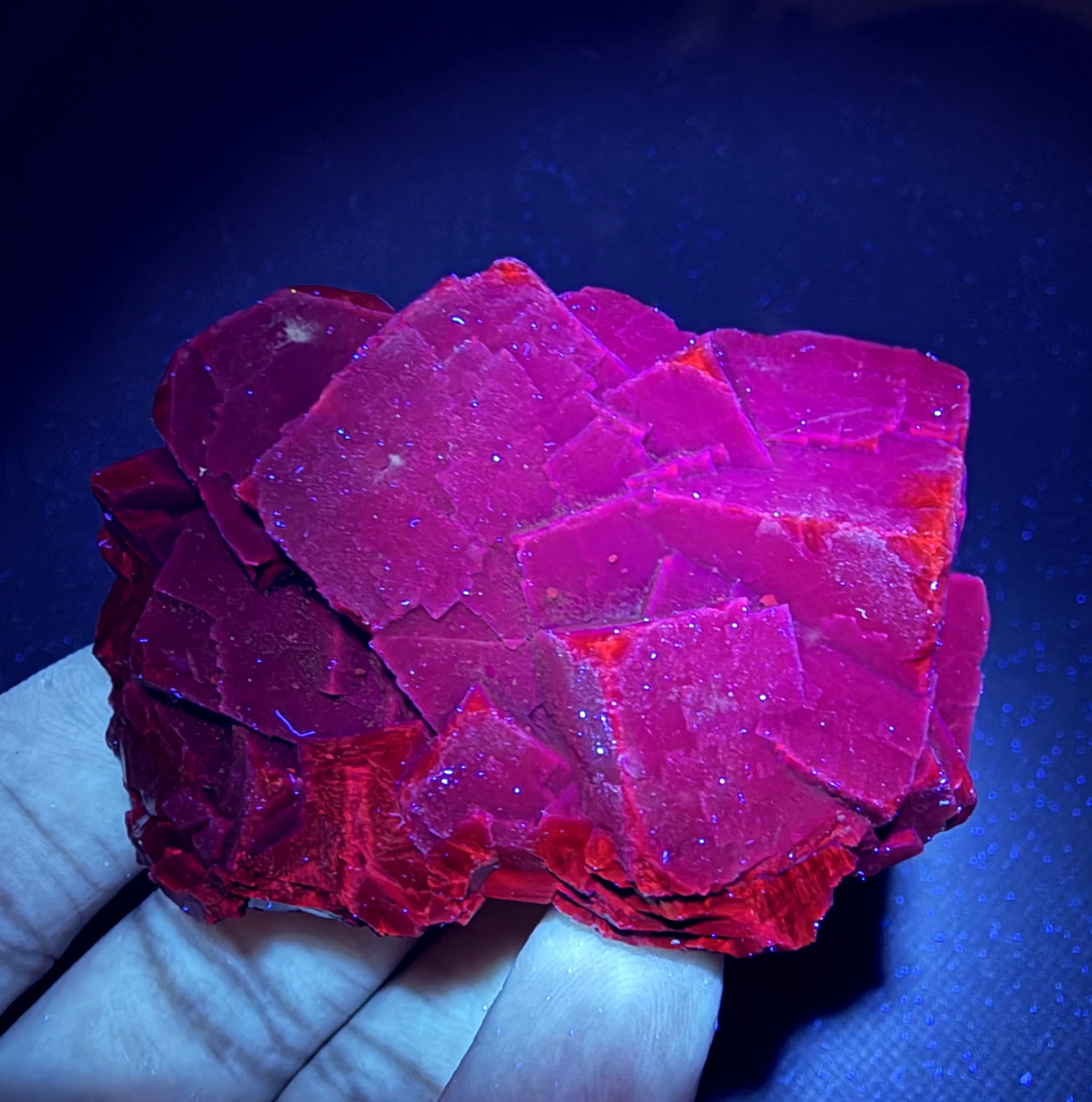 Natural Pakistan fluorescence cube black rose fluorite mineral specimens + healing quartz crystals and stones rock gemstone