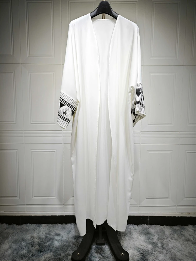 Nero bianco aperto Kimono Abaya Dubai Luxury 2024 abito caftano musulmano Abaya per le donne Kebaya Robe Musulmane caftano Marocain Femme