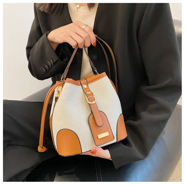 2024 Nieuwe Koreaanse Stijl Canvas Tas, Stiksel Contrast Emmer Tas, Mode Één-Schouder Crossbody Tassen, Mini Damestas
