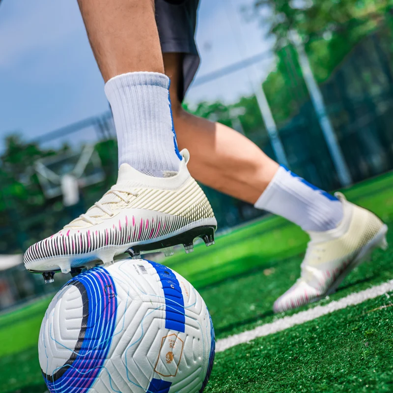 Football Boots Men's Football Boots Professional Football Boots High Top Spikes Suitable for girls training trainers