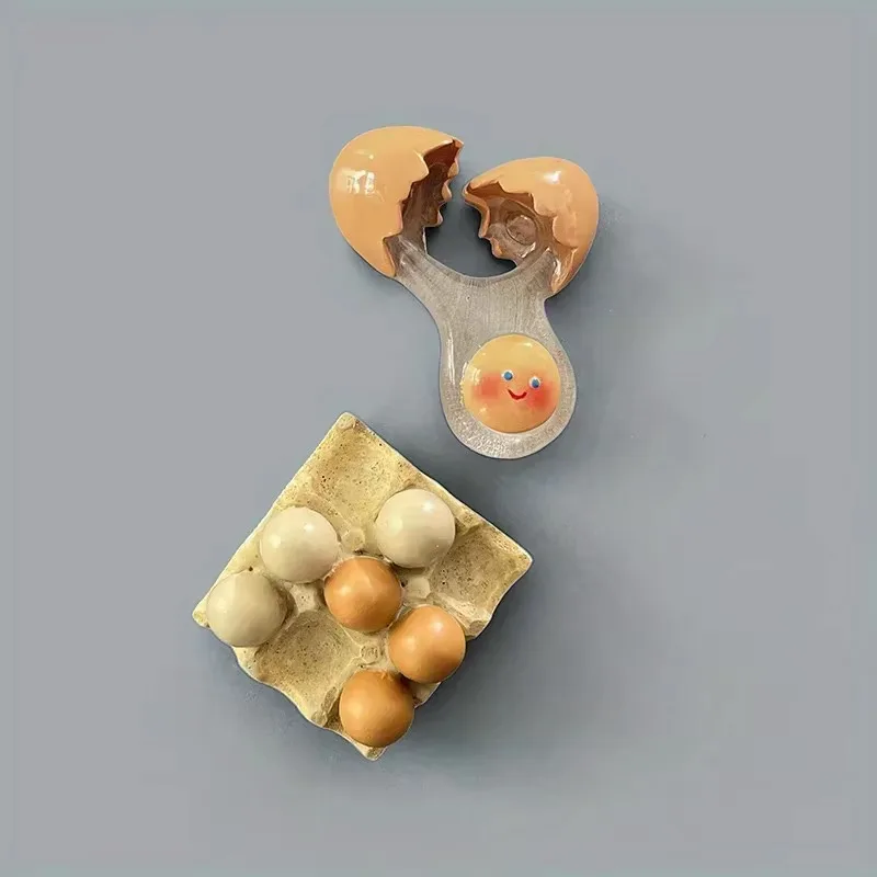 1-Pack Cute Smiling Chick Broken Eggshell Refrigerator Magnets, Round Plastic Kitchen Decor, Fun Cartoon Egg Fridge Magnets