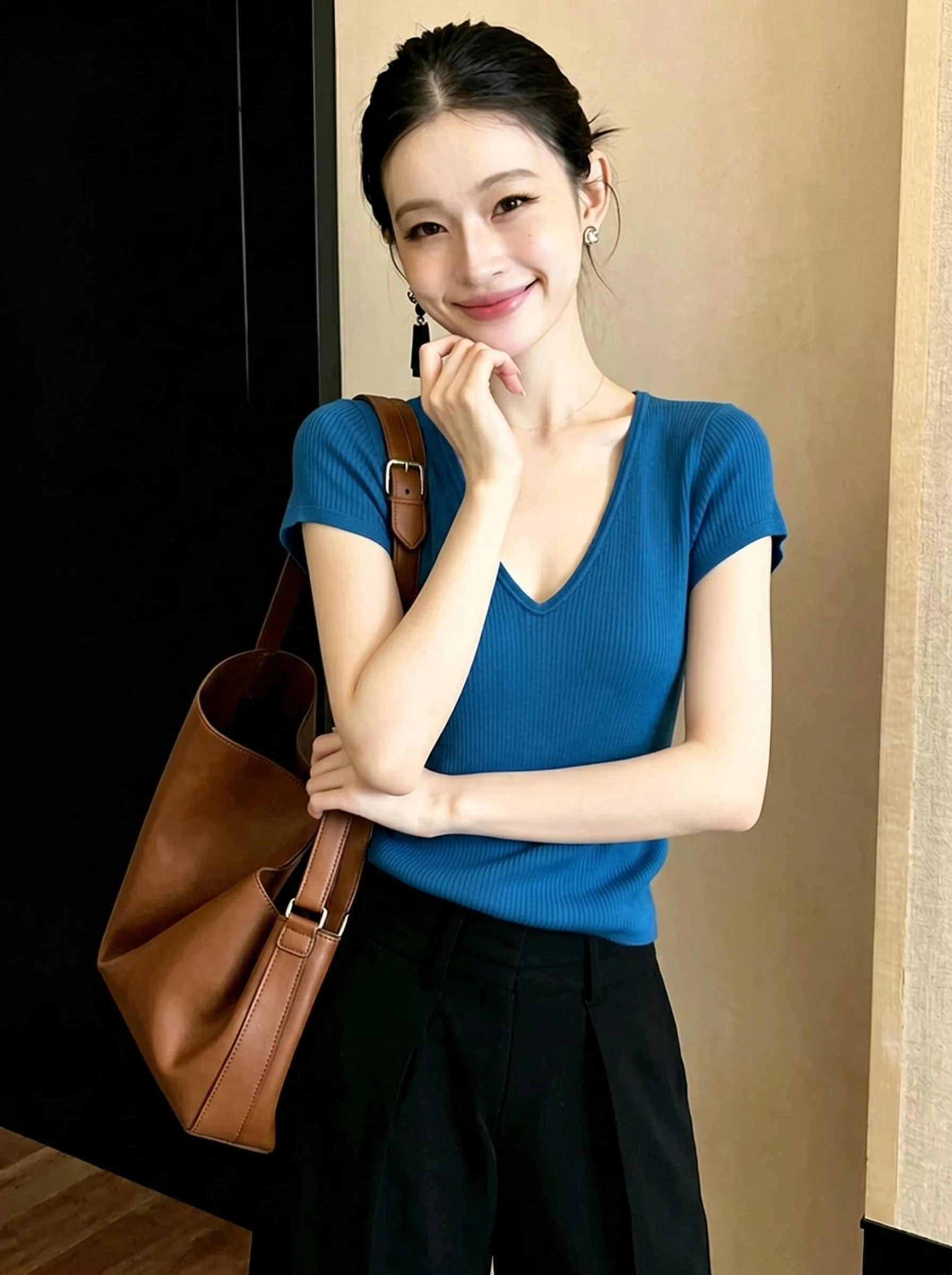 Korean Style Blue V-Neck Knitted Short Sleeve T-Shirt Women's Slim Fit Fashionable Top for Summer 2026 Advanced Sensation