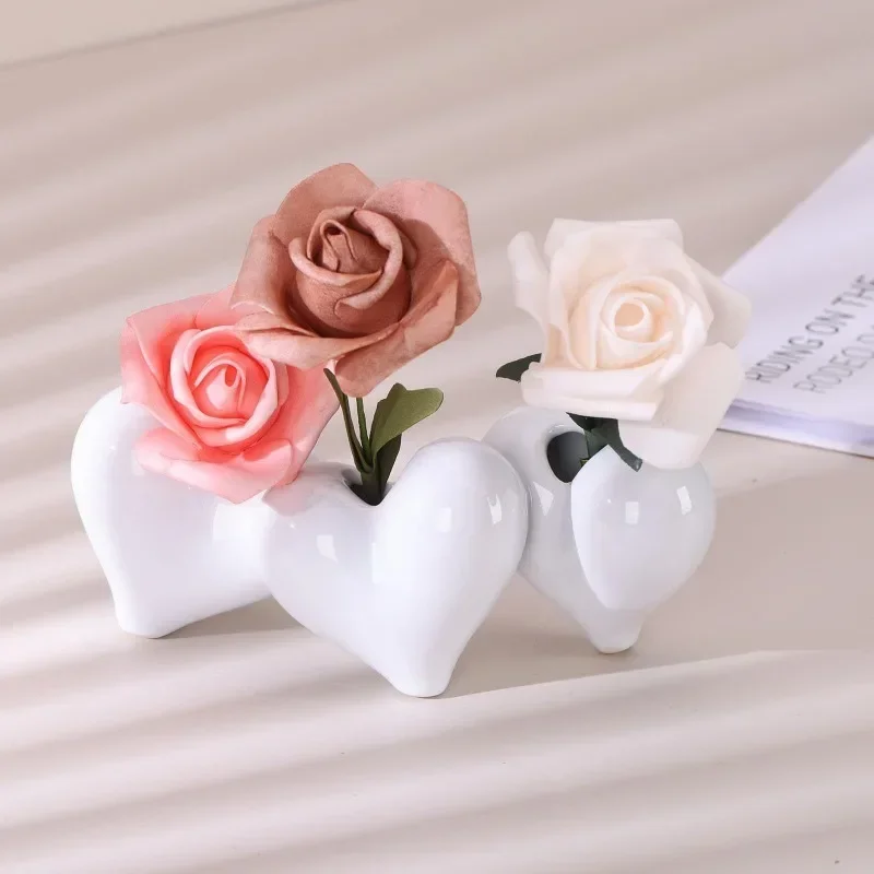 

Vase Ornament Heart-shaped Small Vase Flower Arrangement High-end Home Decor Living Room Desktop Mini Decorative Flower Utensil