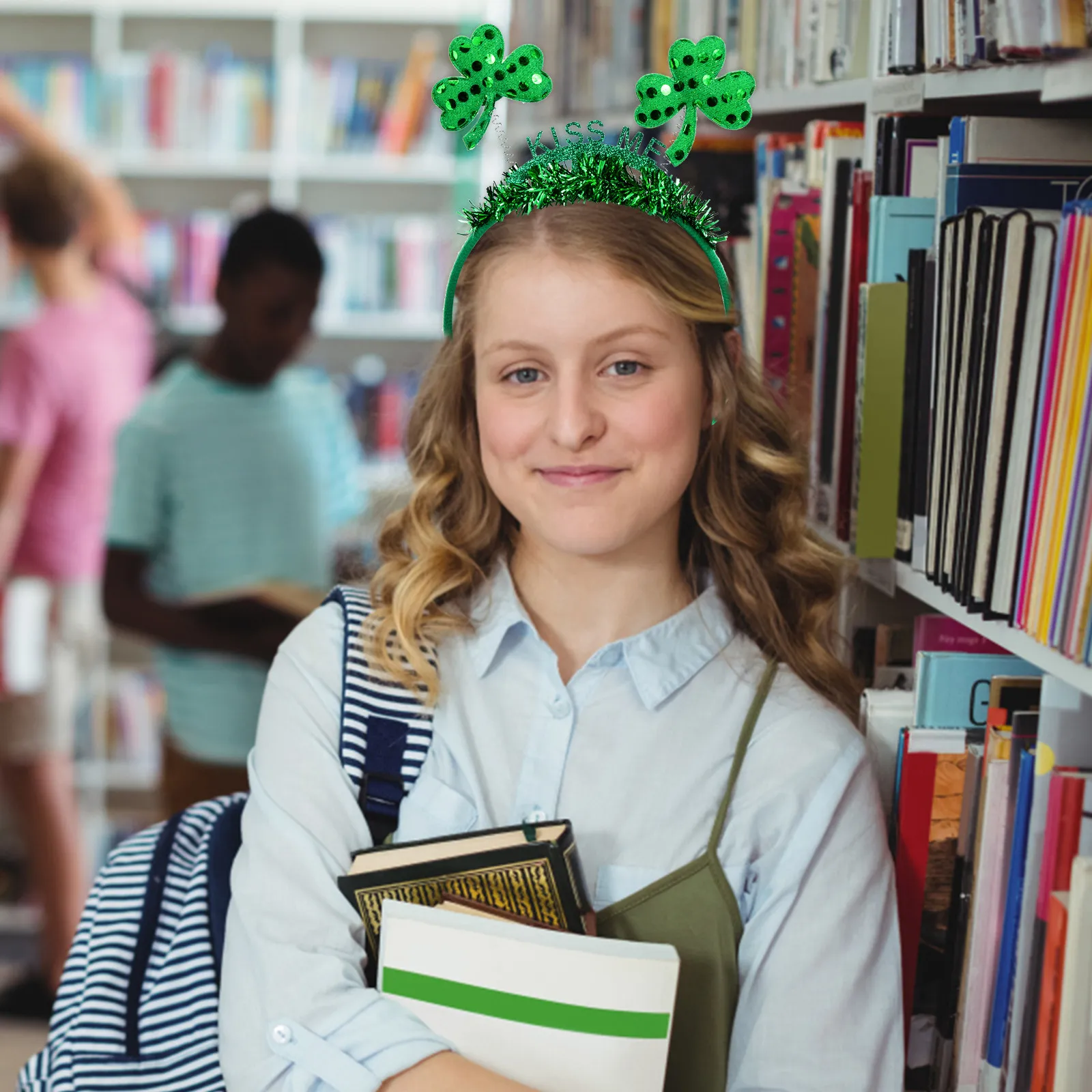 

2 шт. повязки на голову в форме клевера для вечеринки в честь Дня Святого Патрика, зеленые обручи для волос для женщин, мужчин и детей, головной убор в виде клевера, реквизит для фотосессий