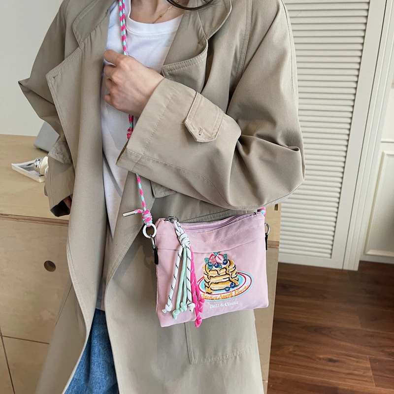 

Summer Niche Design Bag for Women 2025 New Fashion Embroidered Small Square Bag Crossbody Bag Mobile Phone Bag