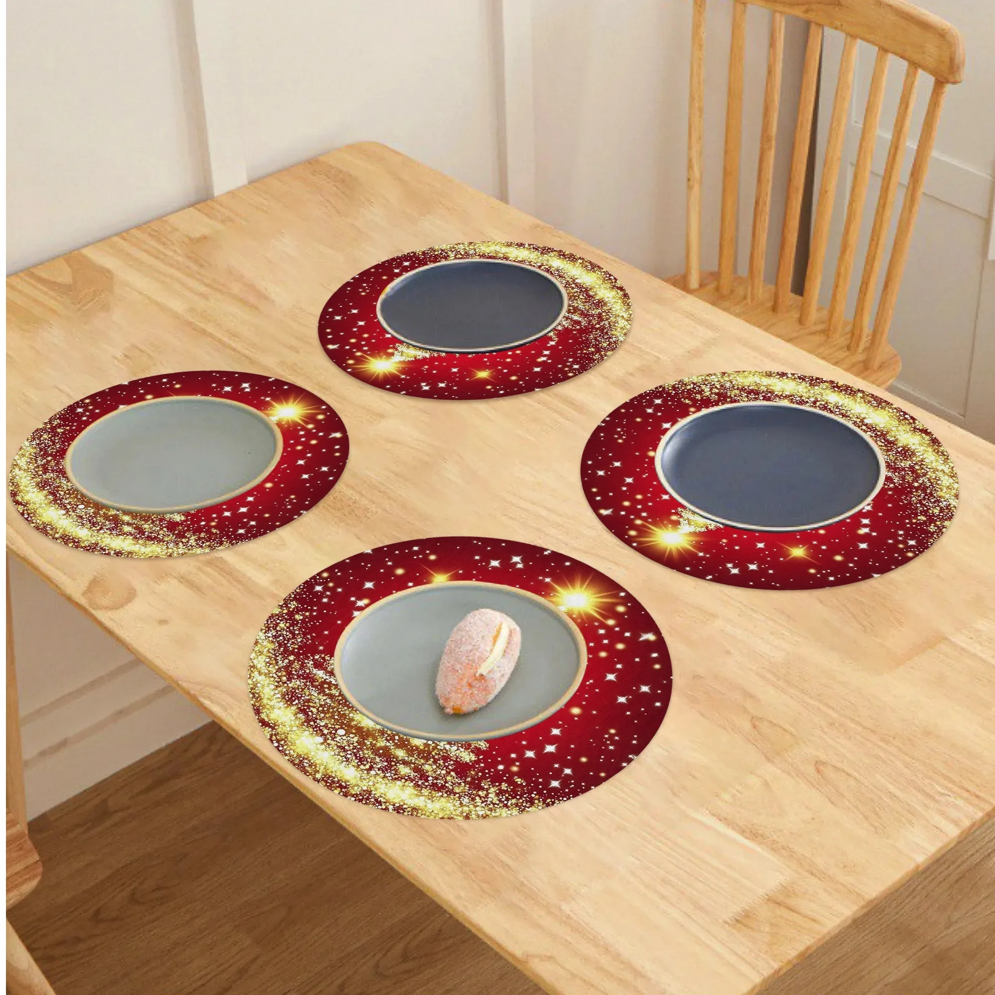 VIKAMA 4/6/8/10-Piece Christmas Placemats Gold Christmas Tree Red Round Placemats Home Decor Party Decorations