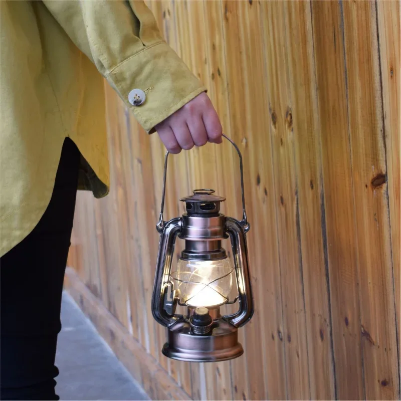 Retro Outdoor Camping Kerosene Lamp Portable Lantern Bronze Colored Oil Lamp Vintage Photo Props Outdoor Camping Lights