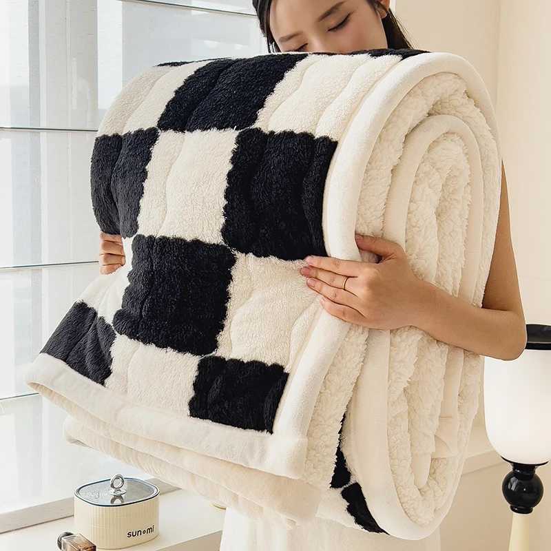 1Pc the Arctic Velvet 3-Layer Blanket Is Suitable for Bedrooms, Offices, and Travel, Offering Thermal Insulation and Portability
