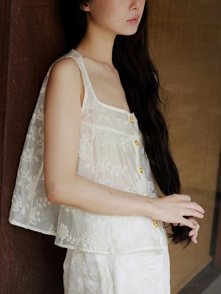 

Женский шелковый жилет AcidPear2024 с объемной вышивкой, цвета «Светлое облако», класса люкс, в китайском стиле, летний модный топ