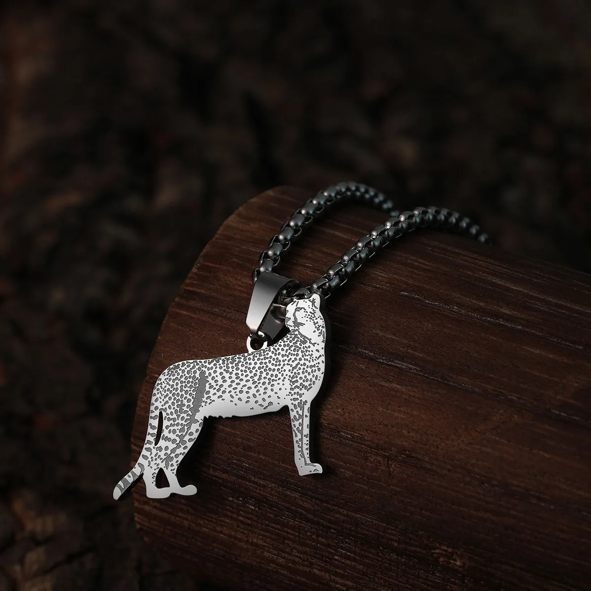 Chandler Stainless Steel Necklace Cheetah Pendant Fastest Land Animal Cheetah Birthday Commemorative Gift