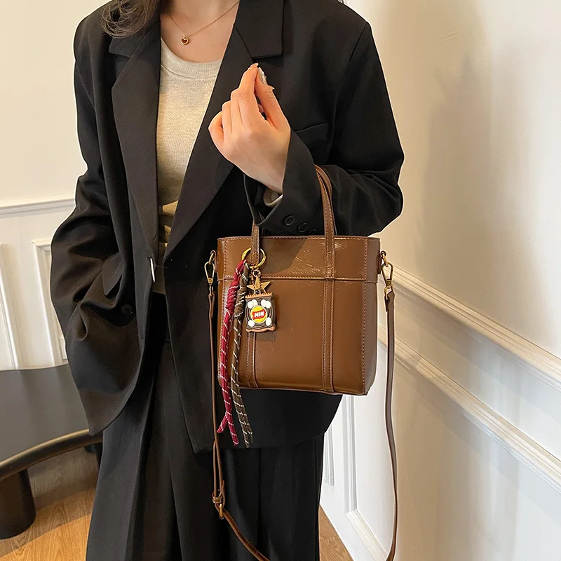 

​​Artisan Vintage Handbag Women Geometric Top Handle Crossbody Purse Caviar Grain Museum Date Statement​​