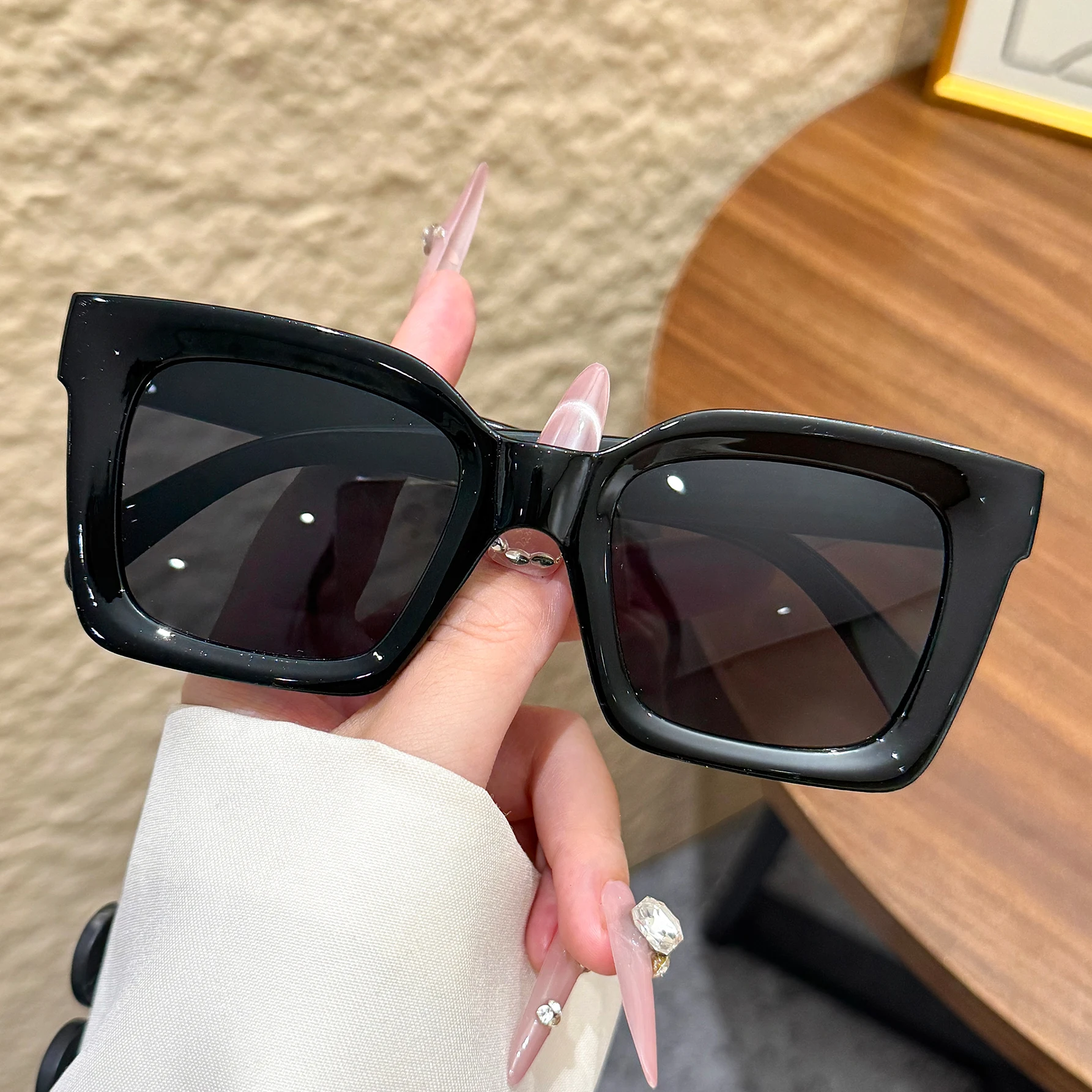 1 Stück Retro-Brille mit hochwertigem quadratischem Großrahmen, geeignet für Männer und Frauen, ideal zum Fahren und für den Alltag