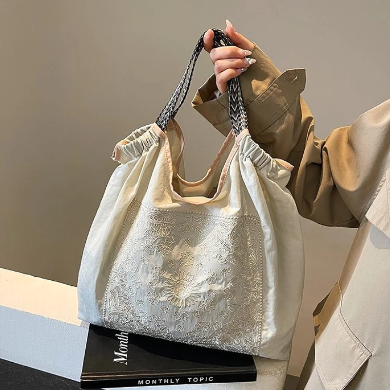 Casual Fashion Interior Compartment Tote Bags Open Pocket 2025 Sale Nice Graffiti Bags for Women Oxford Women's Handbag Pretty