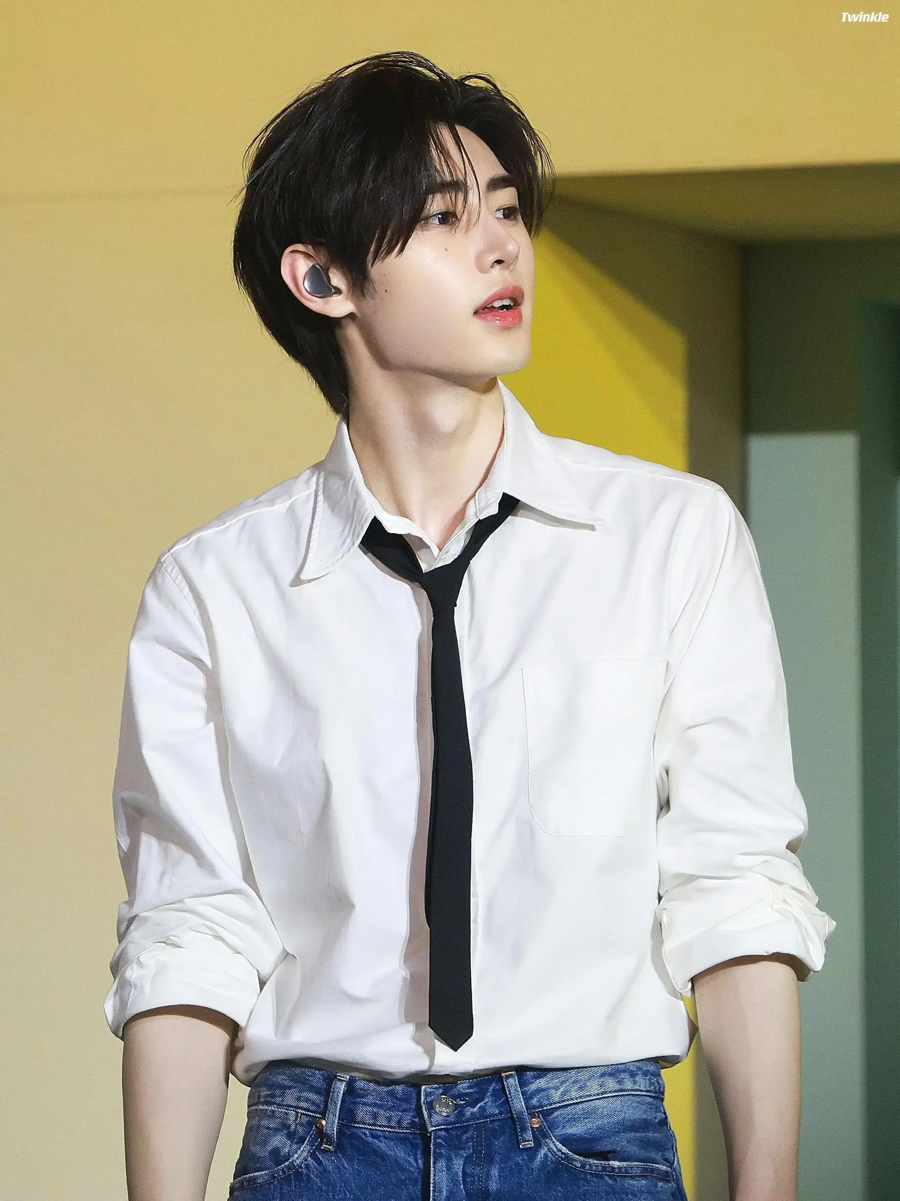 White Long Sleeve Men's Shirt Premium Suit Inner Wear Uniform Trendy British Style Casual Outerwear Loose Fit Summer Youth