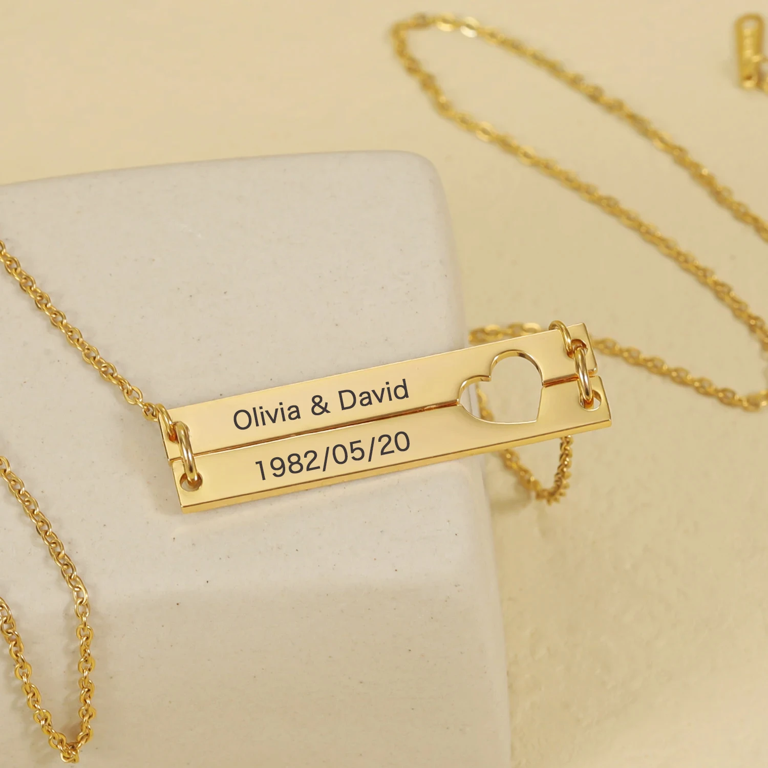 Personalized Custom Engraved Name Necklace Stainless Steel Double Horizontal Bar With Heart Shaped Necklace Suitable For Women