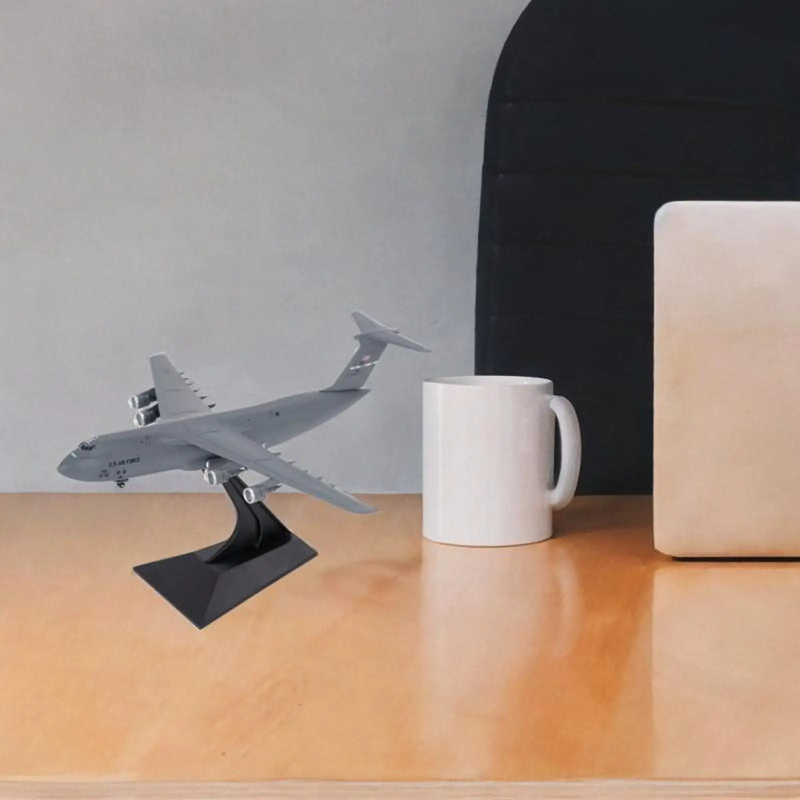 

Масштабная модель 1/400, литая под давлением модель самолета, орнамент, имитация самолета, игрушка для полки, кафе, бара, офиса, дома