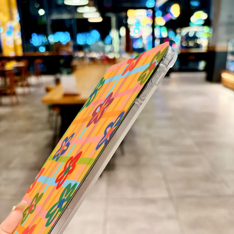 حافظة كمبيوتر لوحي بنمط فحص الزهور الملونة لجهاز iPad pro 10/11 بوصة 2020/6th/7th/8th /Air 3rd/Air 4th/9th gen/Air 5th Gen 2022/Ai