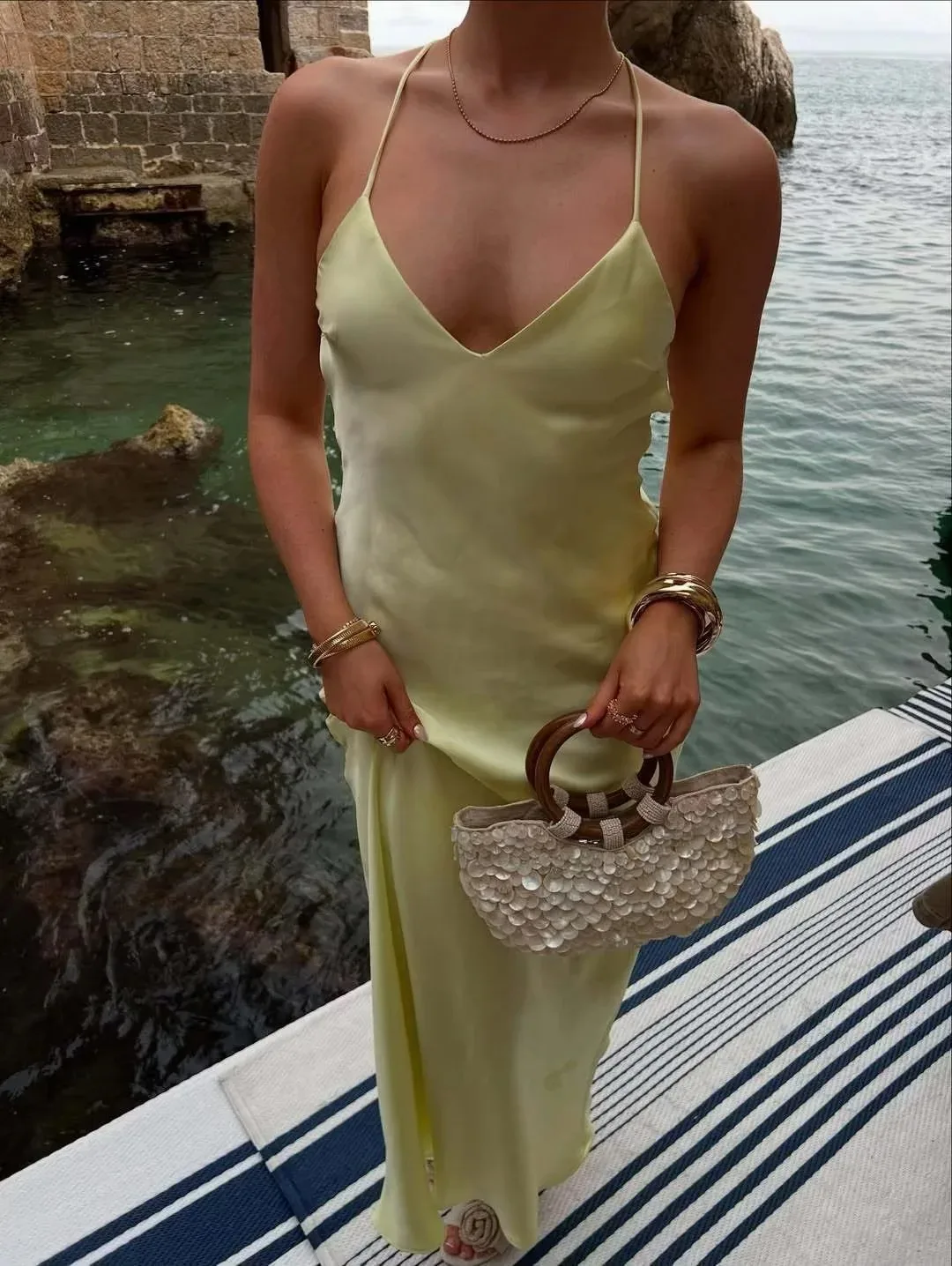 여성 여름 신상 멜빵 실크 새틴 민소매 드레스 여성 우아 슬림 섹시 백리스 멜빵 휴가 파티 롱 드레스